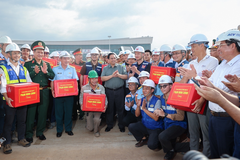 Thủ tướng: Sân bay Long Thành sẽ đón chuyến bay chính thức đầu tiên vào 19/12 - Ảnh 3