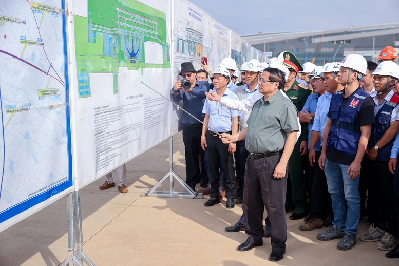 Thủ tướng: Sân bay Long Thành sẽ đón chuyến bay chính thức đầu tiên vào 19/12 - Ảnh 4