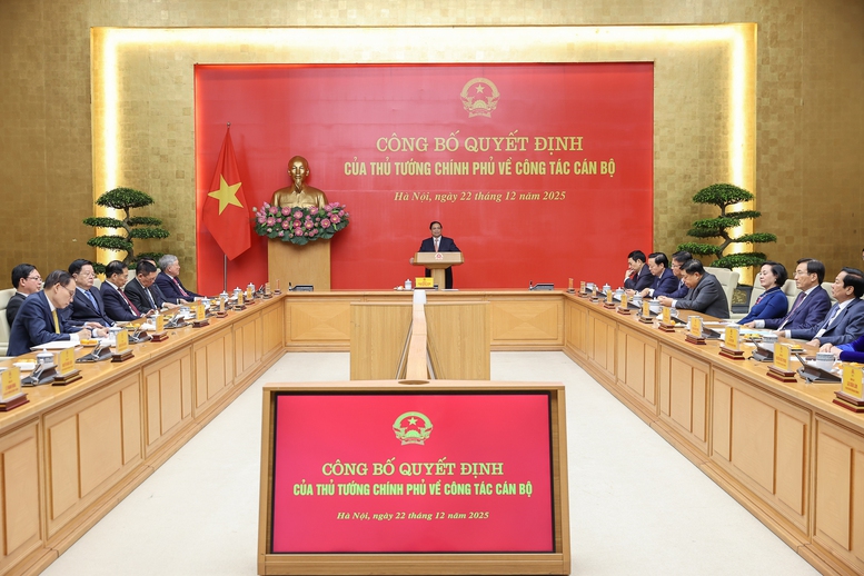 Thủ tướng trao Quyết định giao Quyền Bộ trưởng Bộ Công Thương - Ảnh 1