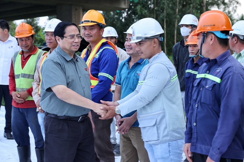 Thủ tướng: Thông xe toàn tuyến cao tốc Châu Đốc-Cần Thơ-Sóc Trăng vào 30/6/2026 - Ảnh 2