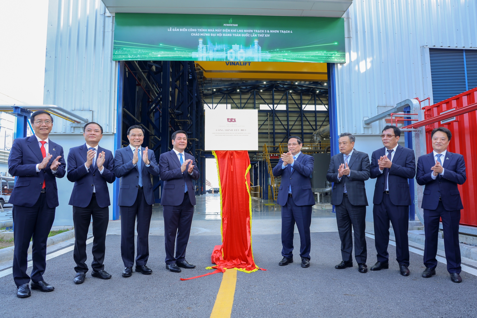 Thủ tướng Phạm Minh Chính dự lễ khánh thành nhà máy điện khí LNG 1,4 tỉ USD - Ảnh 1