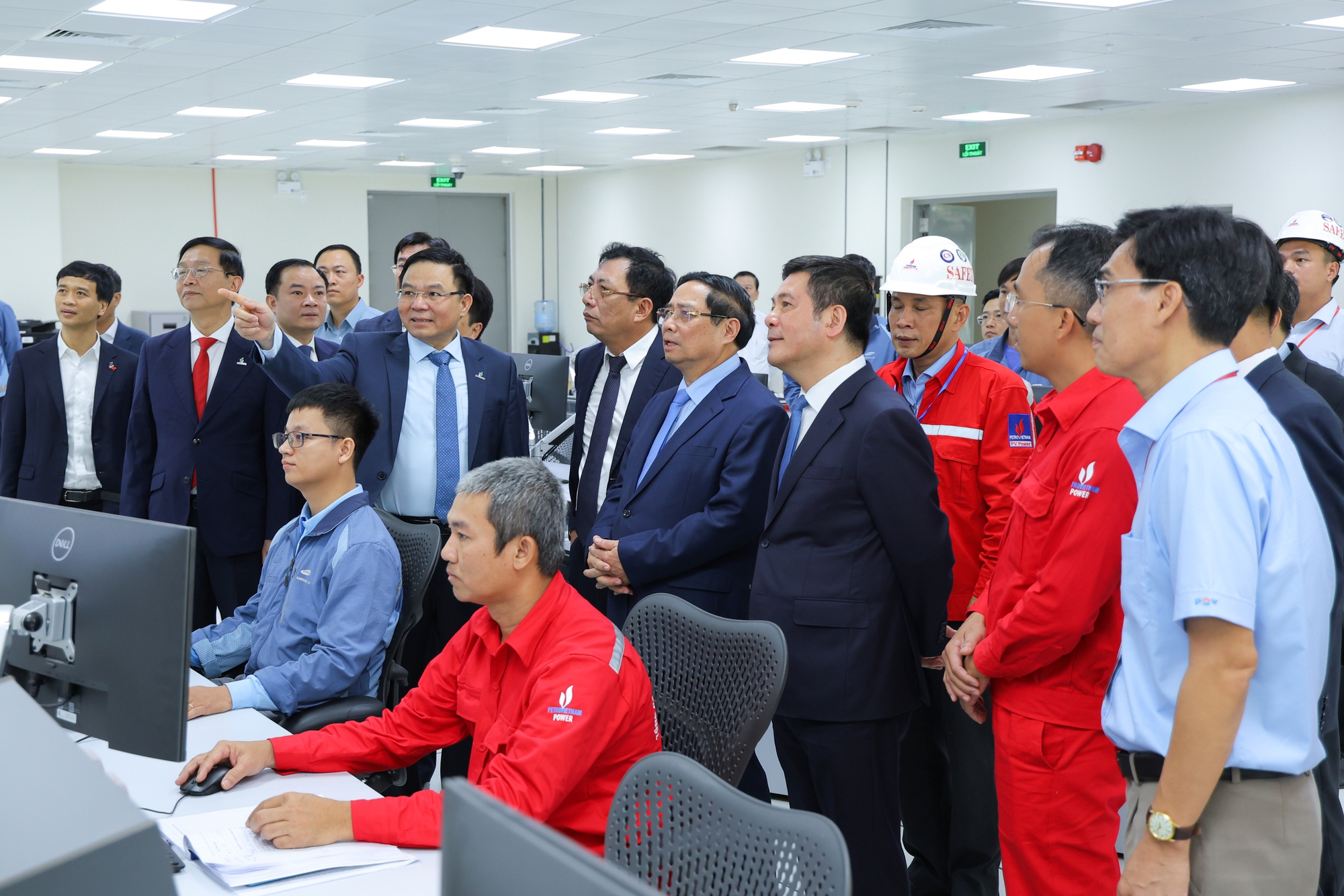 Thủ tướng Phạm Minh Chính dự lễ khánh thành nhà máy điện khí LNG 1,4 tỉ USD - Ảnh 2