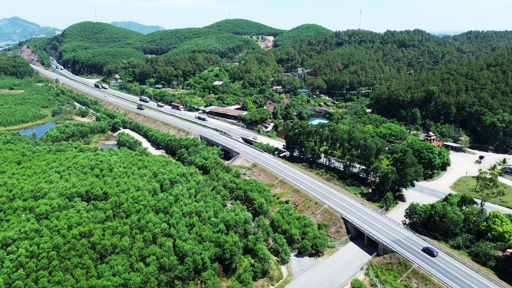 Mở rộng tuyến cao tốc dài gần 100 km qua tỉnh Quảng Trị và TP. Huế - Ảnh 1