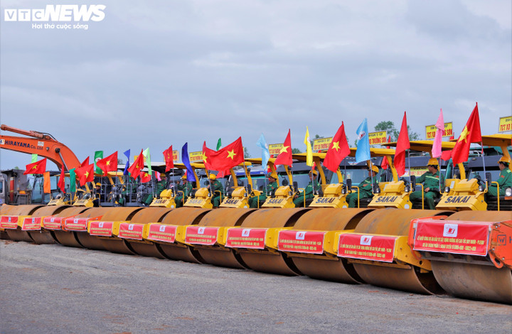 Gia Lai khởi công cao tốc gần 44.000 tỷ đồng và loạt dự án trọng điểm - Ảnh 2