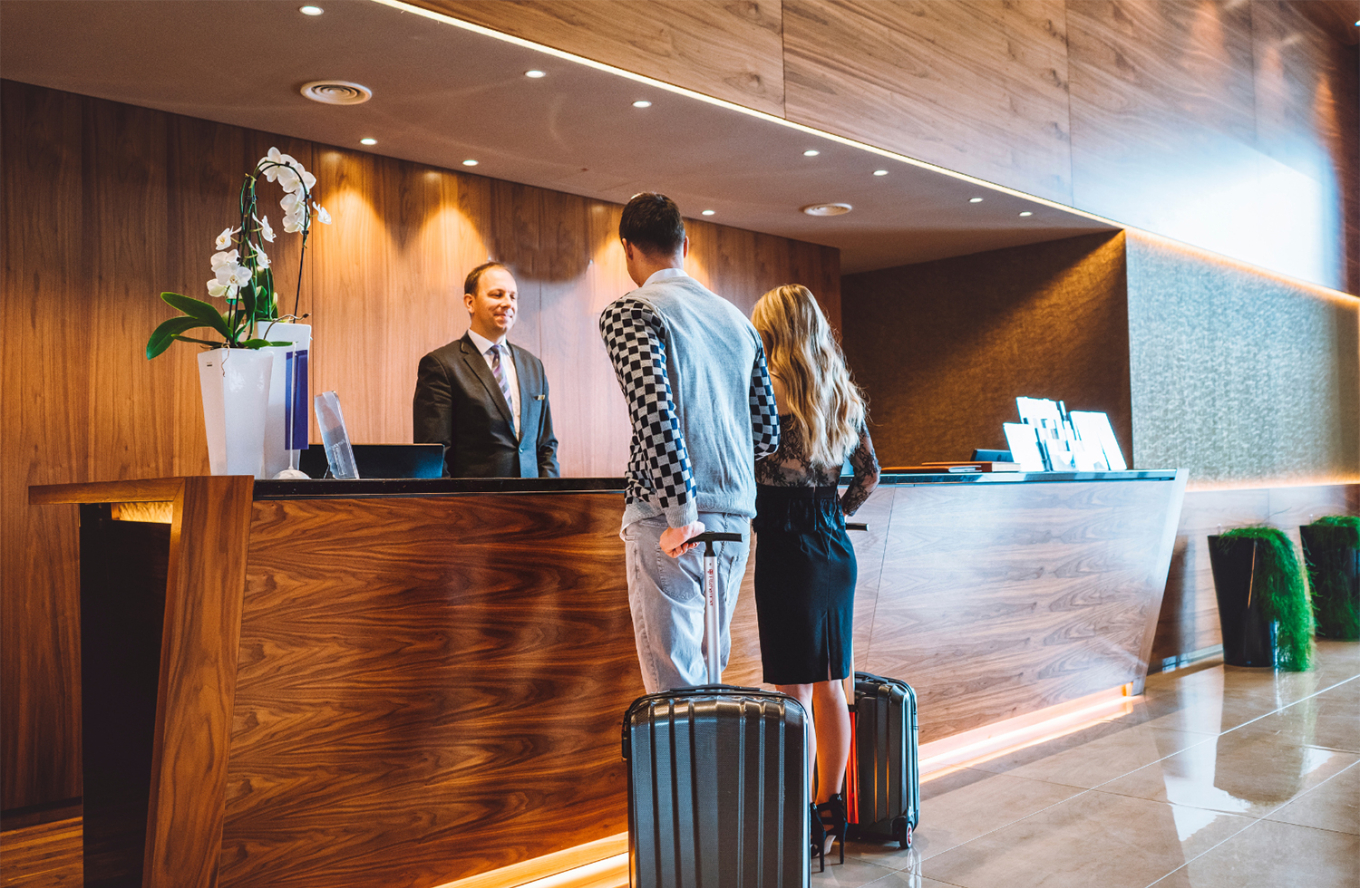 Khách sạn thuộc tập đoàn của tỷ phú Phạm Nhật Vượng ra thông báo nóng tới hàng triệu khách hàng - Ảnh 7