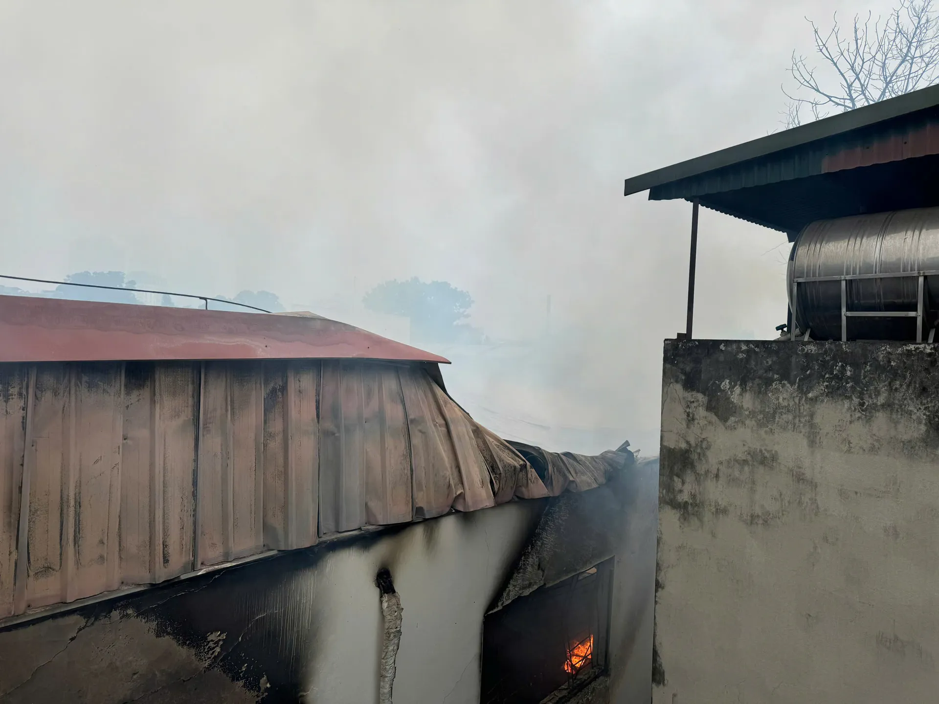 Ảnh, clip hiện trường vụ cháy nhà máy bia Hà Nội Habeco - Ảnh 5