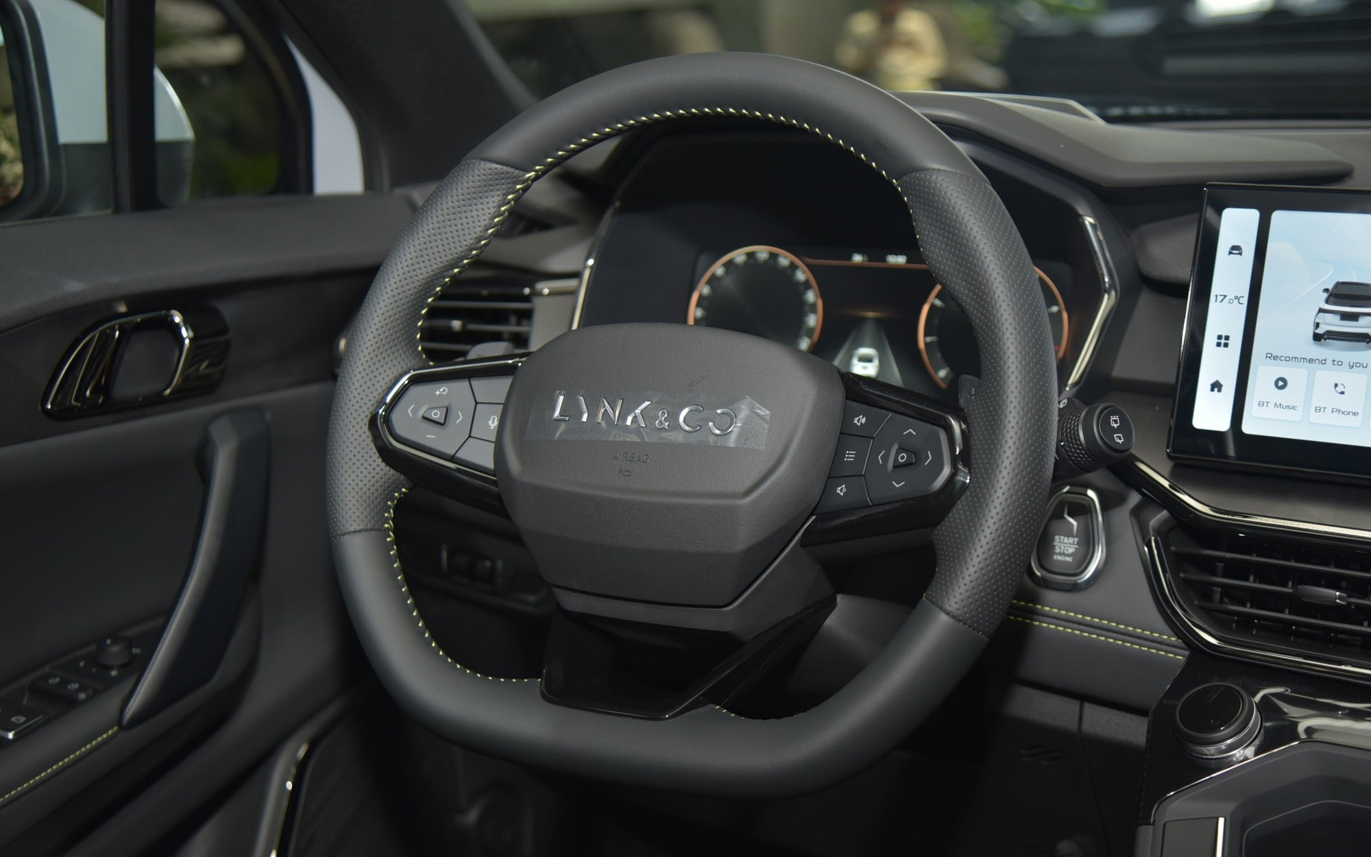 Cắt trang bị để thêm bản ‘giá rẻ’ - Chiến lược ‘câu khách’ mới của nhiều mẫu xe tại Việt Nam năm nay - Ảnh 12