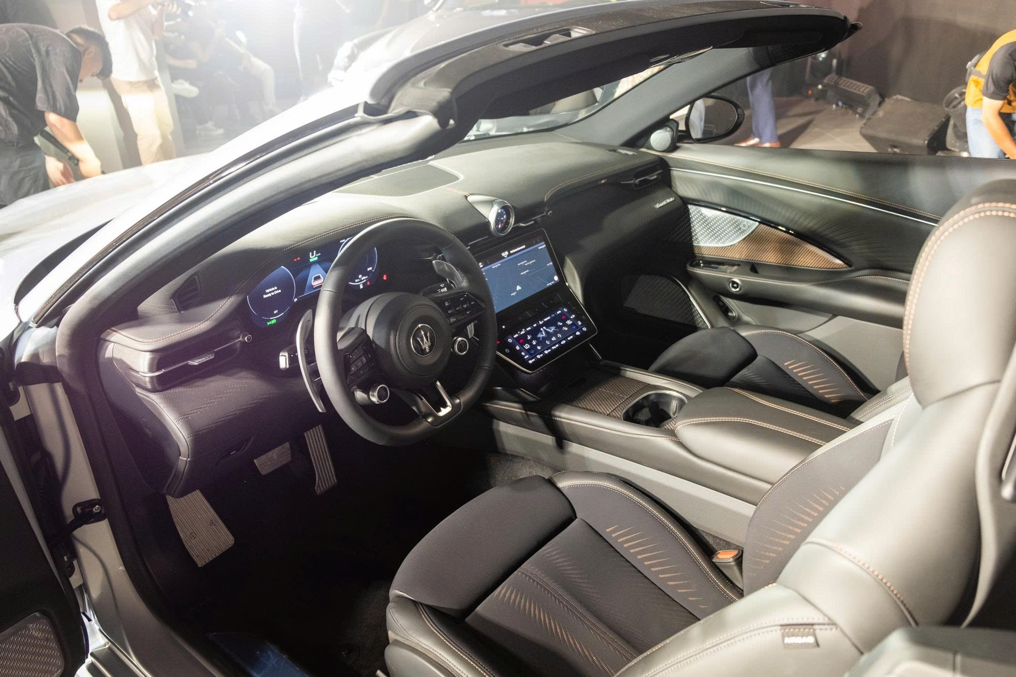 Loạt xe chỉ dành cho đại gia Việt ra mắt năm 2025: Đủ siêu xe đến siêu sang, nhiều mẫu hàng hiếm trên thế giới, có mẫu giá ngang 2 căn penthouse - Ảnh 12