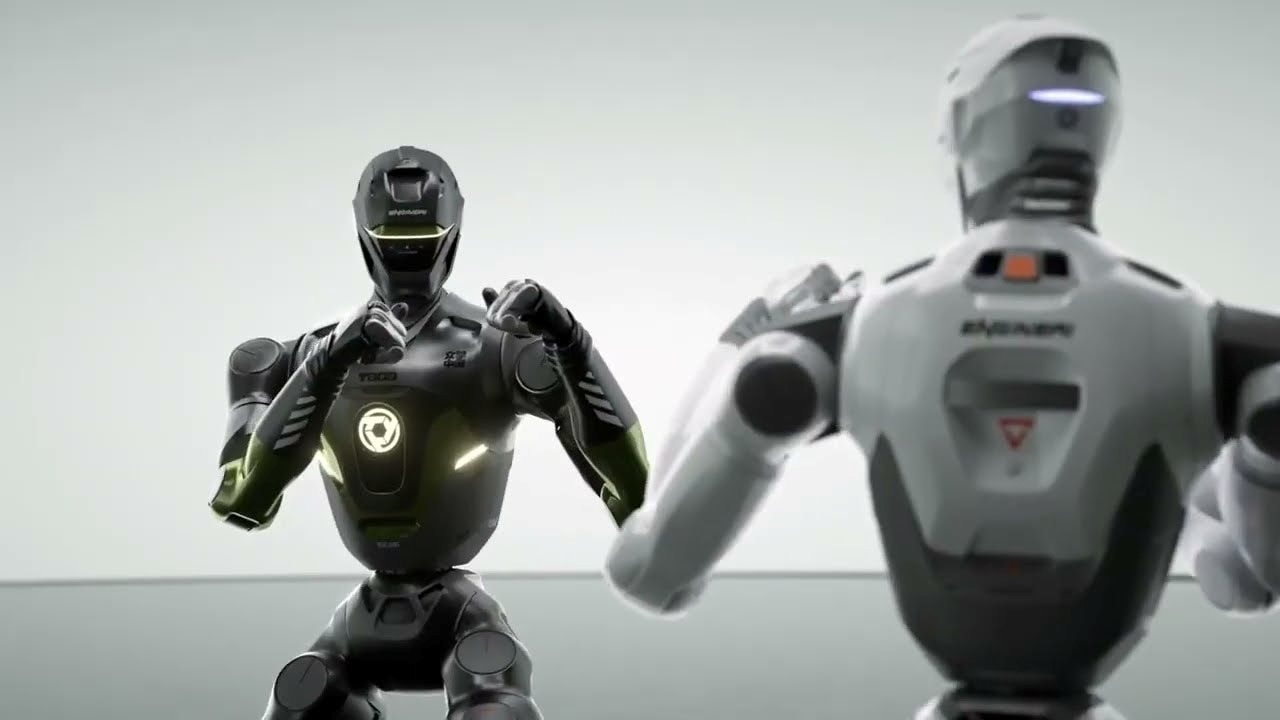 Robot hình người Trung Quốc đá CEO công ty ngã lăn quay - Ảnh 1