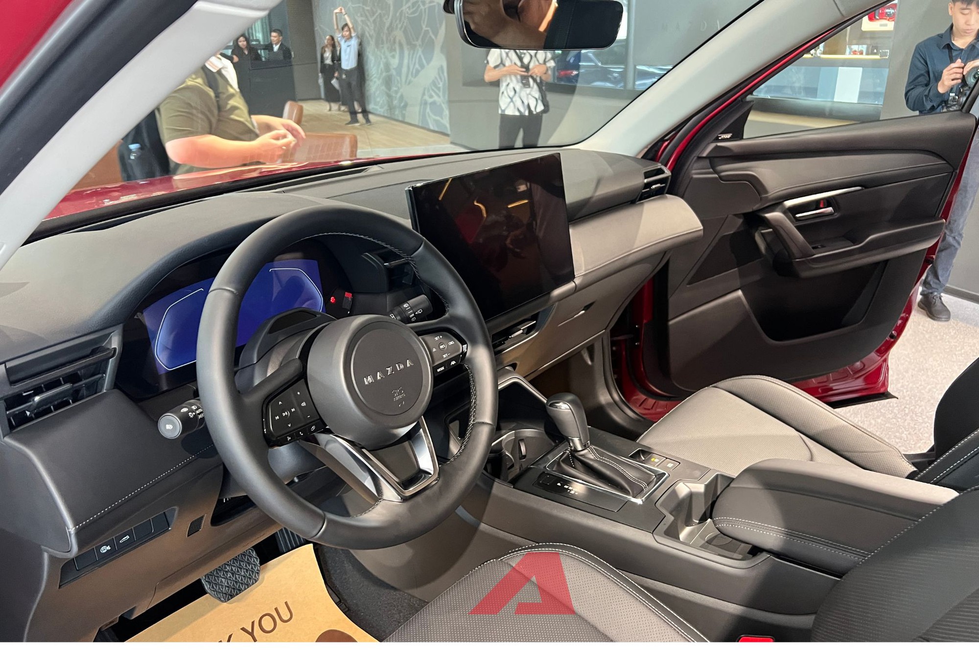 Mazda CX-5 thế hệ mới về Việt Nam: Xe nhập Nhật, lần đầu xuất hiện ở ĐNÁ, bản thương mại bán năm sau, có bản hybrid, giá khoảng 1,1 tỷ đồng - Ảnh 2