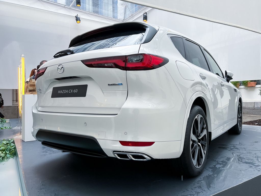 Đây là những mẫu xe sẽ ngáng đường Mazda CX-60, CX-90 khi bán tại Việt Nam tới đây: Đều là xe châu Âu kiểu ‘cận sang’, tầm giá 1,5-2 tỷ đồng - Ảnh 5