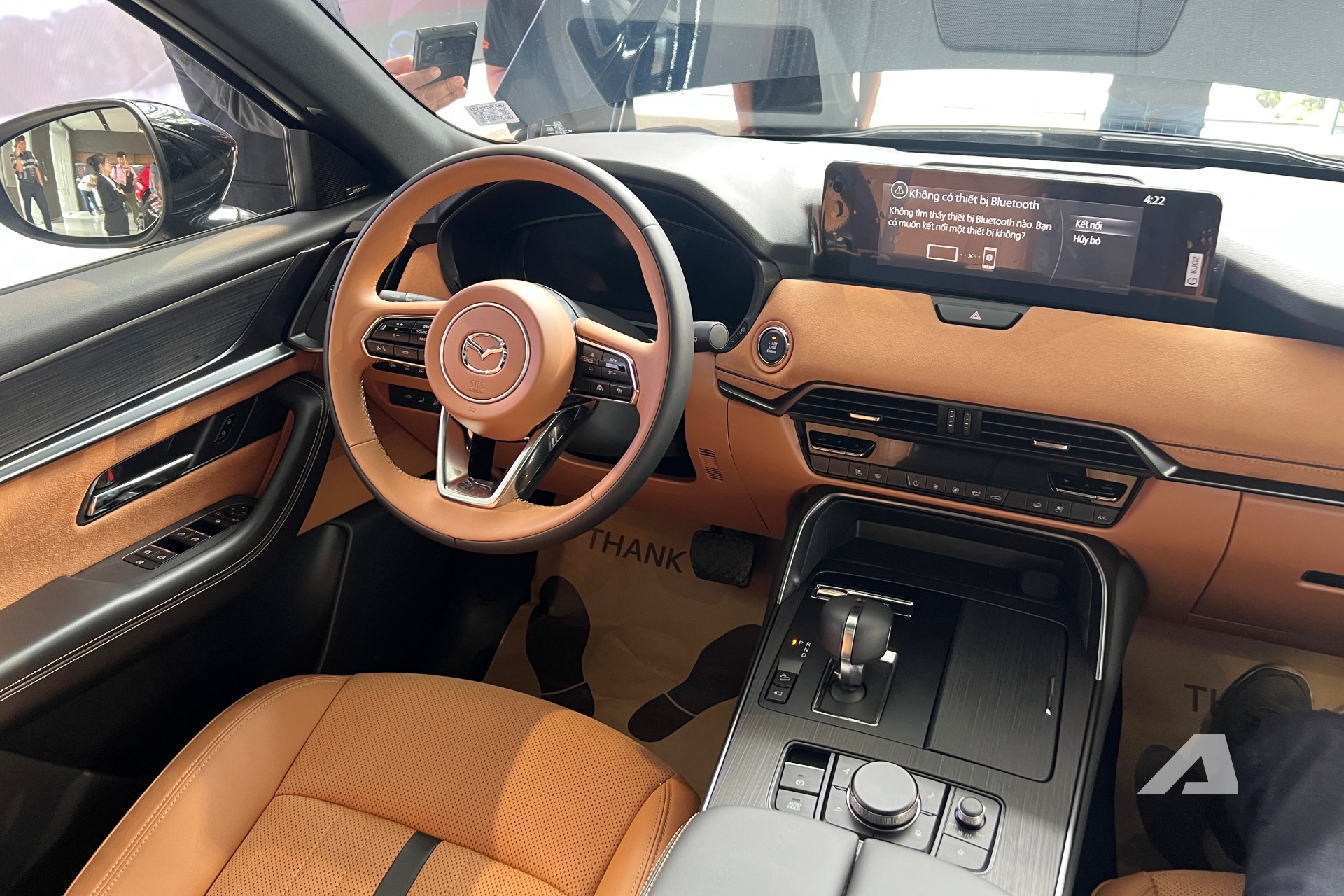 Ảnh thực tế Mazda CX-60 đầu tiên về Việt Nam: Thiết kế khác hẳn nhóm CX-5, CX-8, nội thất cao cấp ‘cận sang’, máy hybrid, bán từ năm sau - Ảnh 11