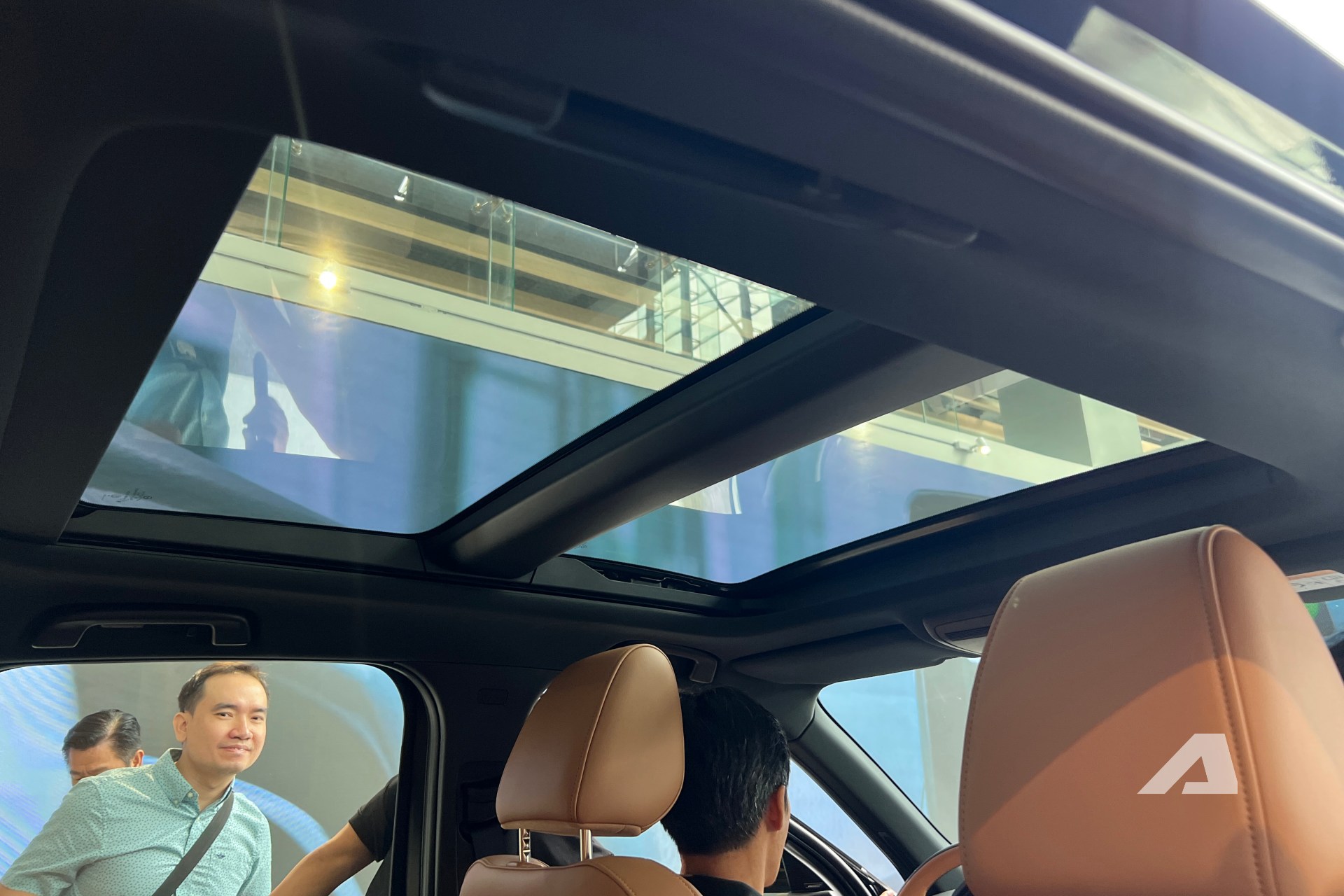 Ảnh thực tế Mazda CX-60 đầu tiên về Việt Nam: Thiết kế khác hẳn nhóm CX-5, CX-8, nội thất cao cấp ‘cận sang’, máy hybrid, bán từ năm sau - Ảnh 18