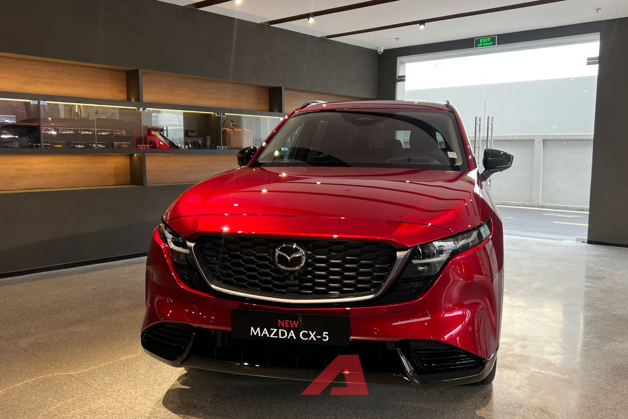Mazda CX-5 thế hệ mới về Việt Nam: Xe nhập Nhật, lần đầu xuất hiện ở ĐNÁ, bản thương mại bán năm sau, có bản hybrid, giá khoảng 1,1 tỷ đồng - Ảnh 1