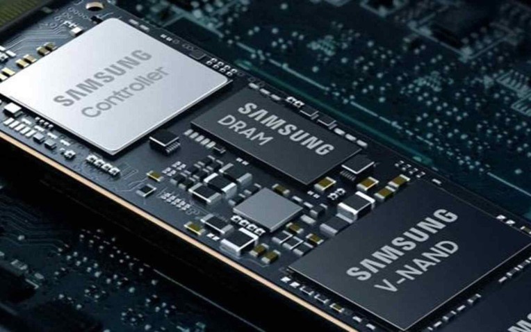 Giá chip nhớ tăng cao, Samsung lập tức thưởng "đẫm" cho nhân viên mảng bán dẫn - Ảnh 1