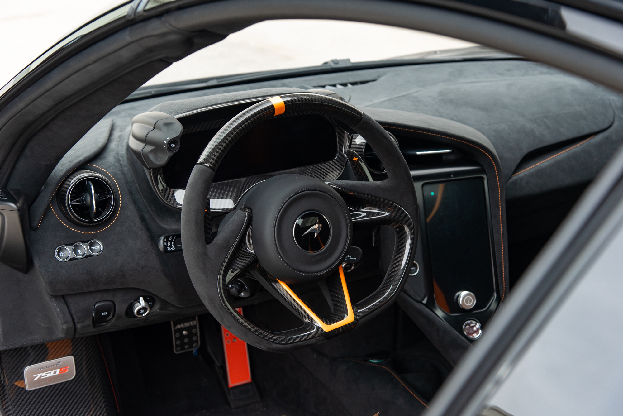 Loạt xe chỉ dành cho đại gia Việt ra mắt năm 2025: Đủ siêu xe đến siêu sang, nhiều mẫu hàng hiếm trên thế giới, có mẫu giá ngang 2 căn penthouse - Ảnh 14