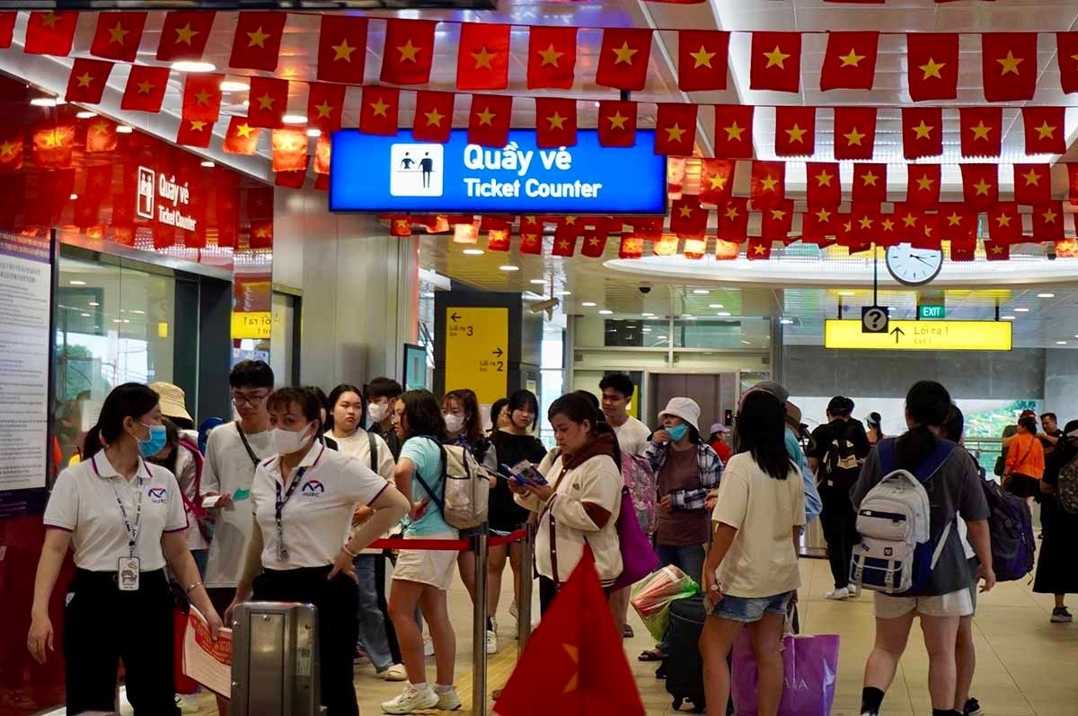 TP.HCM miễn phí vé tàu xe Tết Dương lịch: Metro số 1 và Phương Trang cùng tung "át chủ bài" - Ảnh 1