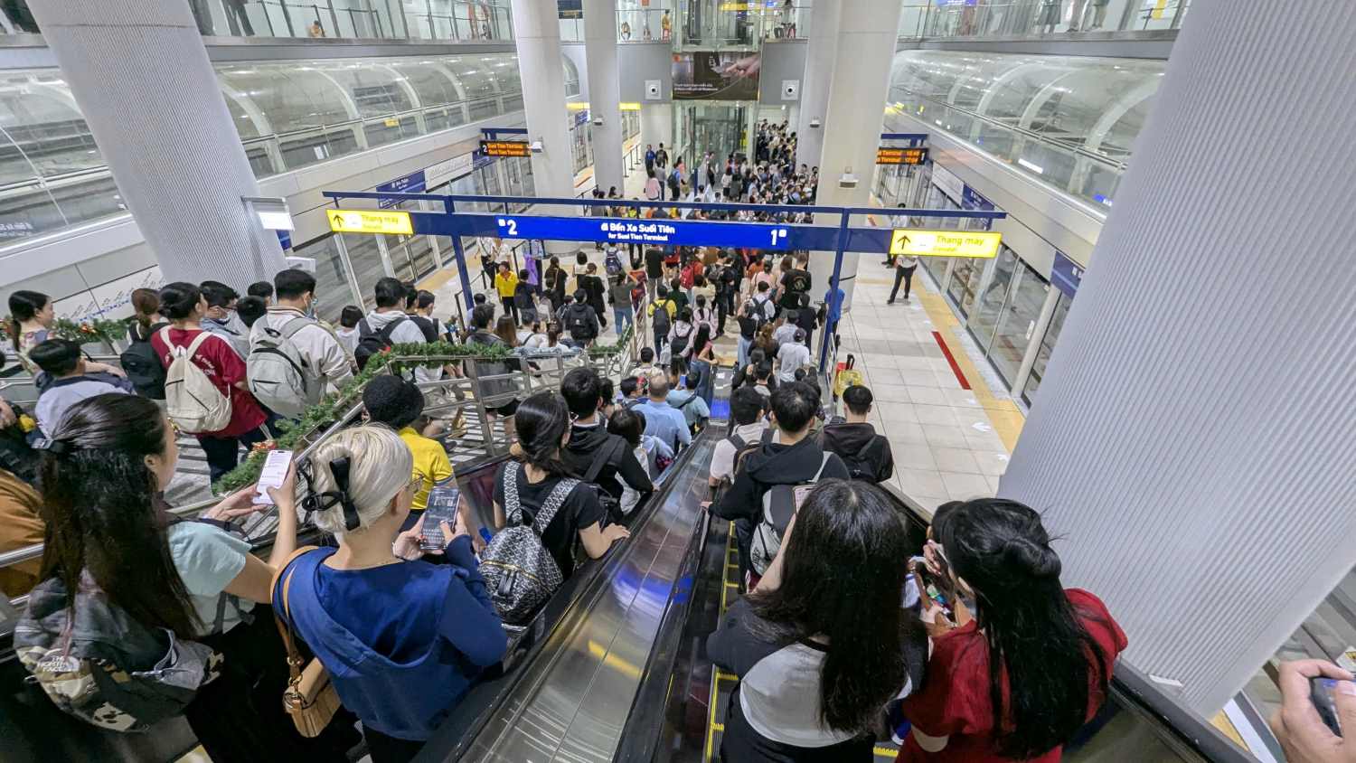 TP.HCM miễn phí vé tàu xe Tết Dương lịch: Metro số 1 và Phương Trang cùng tung "át chủ bài" - Ảnh 3