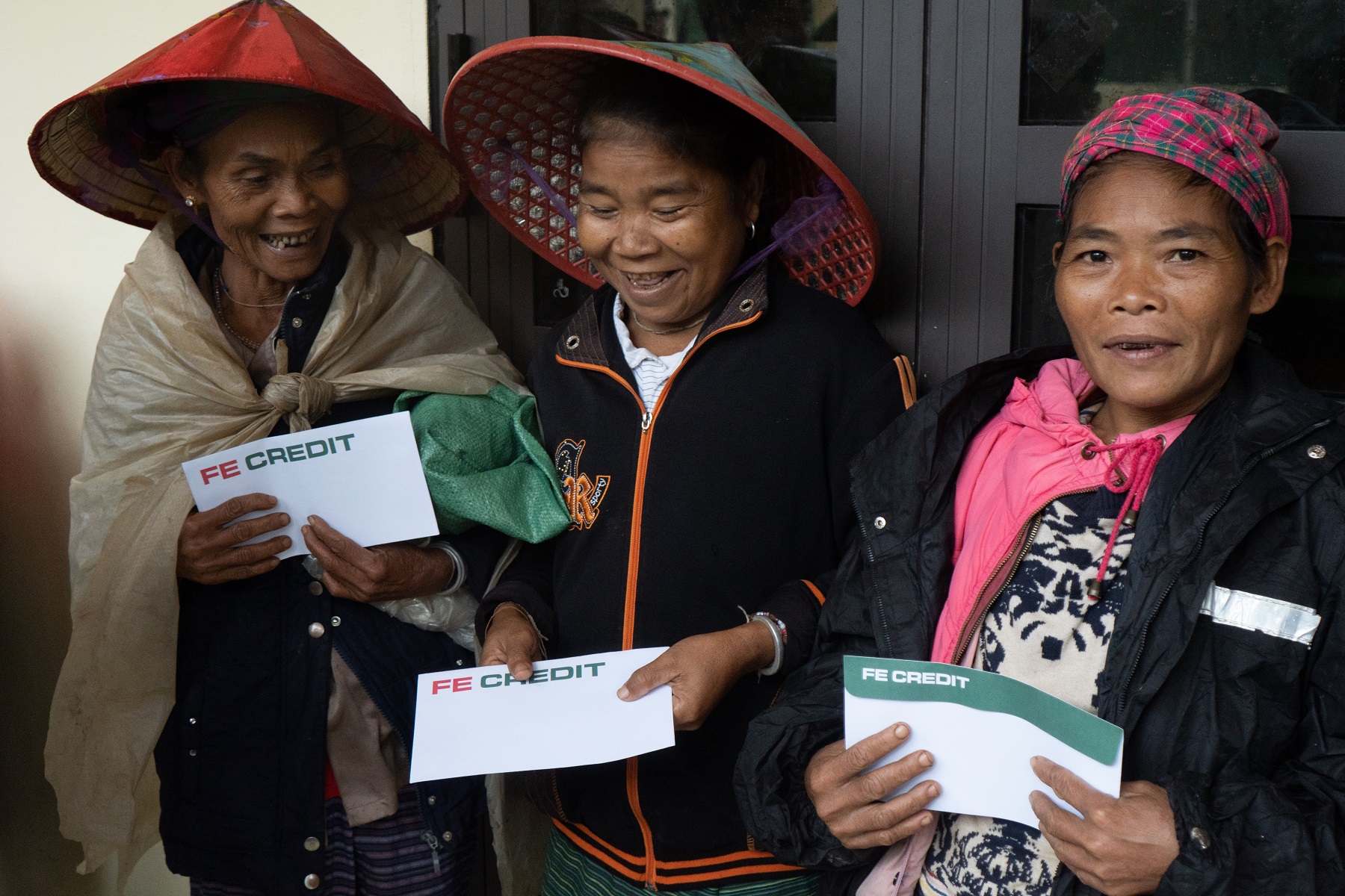 FE CREDIT tiếp sức người dân vùng lũ trên hành trình phục hồi sinh kế - Ảnh 1