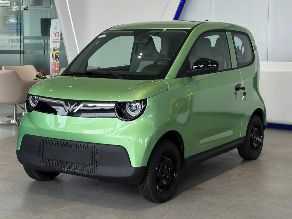 Xe điện nhỏ nhất của VinFast lộ diện tại đại lý - Ảnh 1