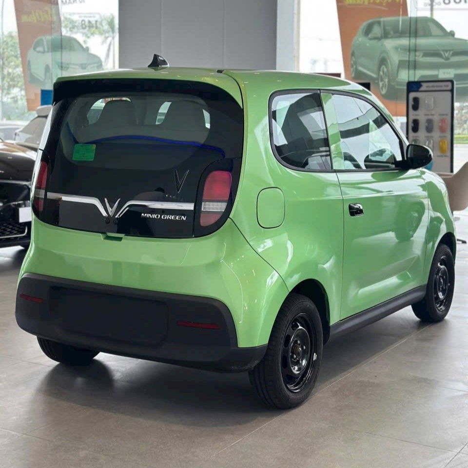 Xe điện nhỏ nhất của VinFast lộ diện tại đại lý - Ảnh 3