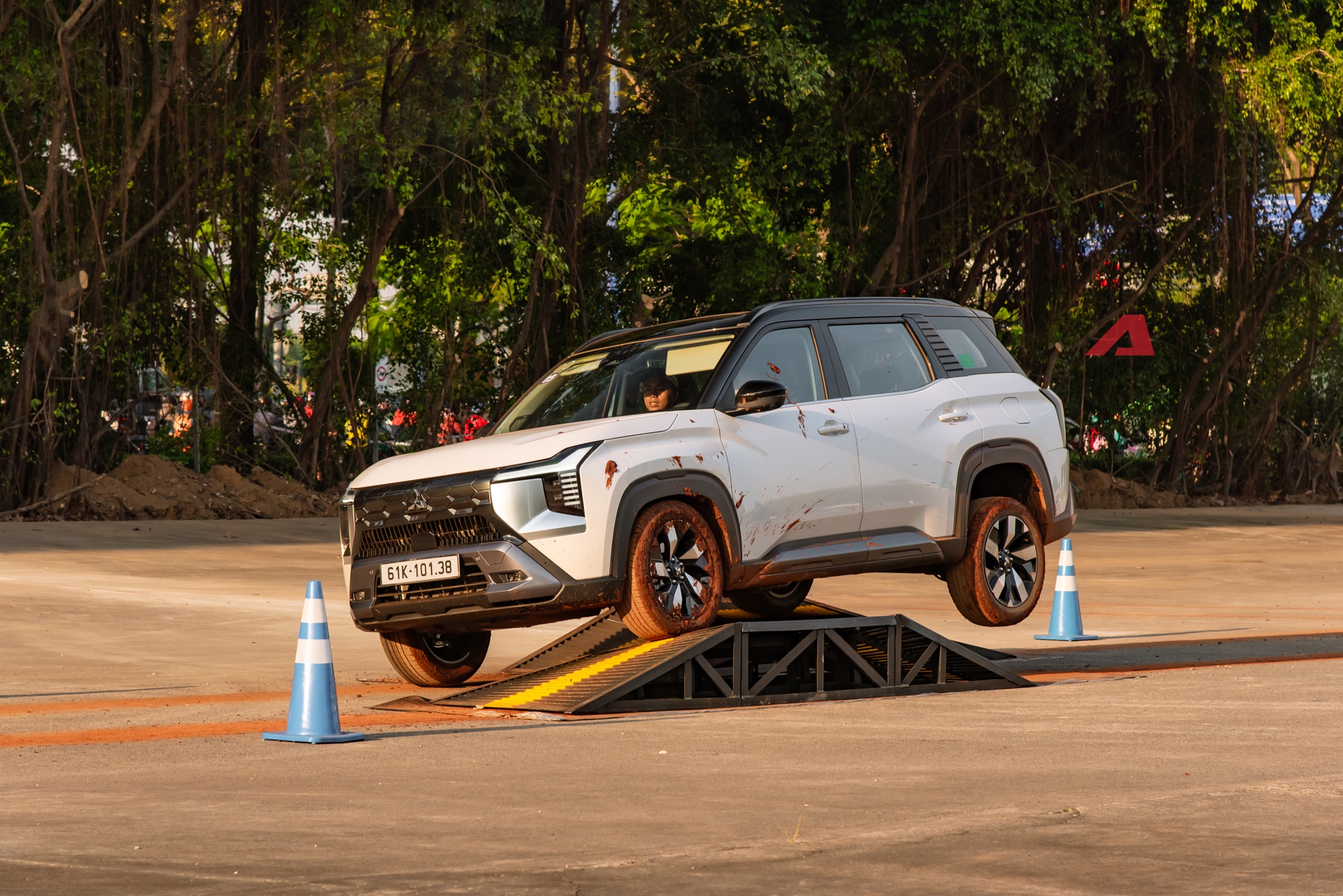 Cầm lái Mitsubishi Destinator: 6 bài sa hình ‘khét lẹt’ này biết luôn xe cầu trước 1.5L 7 chỗ thật sự sẽ thế nào! - Ảnh 30