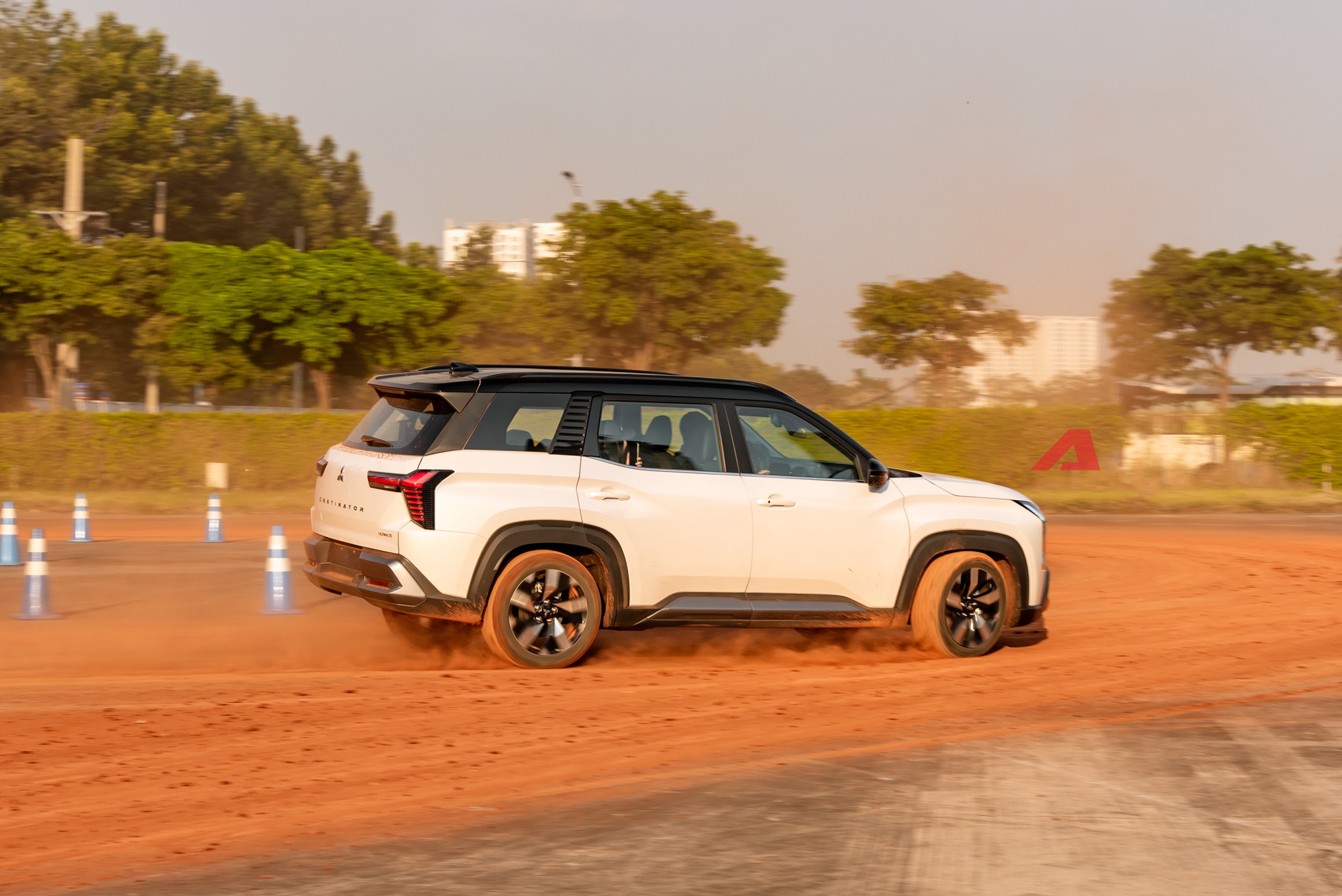 Cầm lái Mitsubishi Destinator: 6 bài sa hình ‘khét lẹt’ này biết luôn xe cầu trước 1.5L 7 chỗ thật sự sẽ thế nào! - Ảnh 29