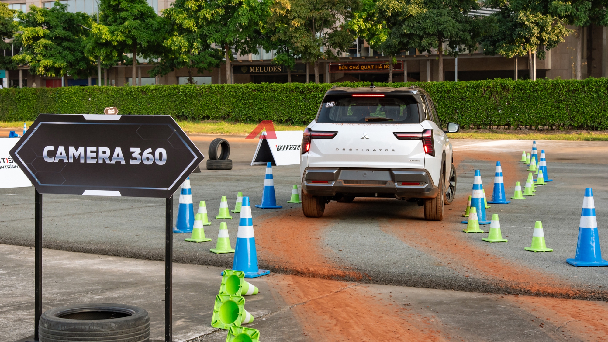 Cầm lái Mitsubishi Destinator: 6 bài sa hình ‘khét lẹt’ này biết luôn xe cầu trước 1.5L 7 chỗ thật sự sẽ thế nào! - Ảnh 20