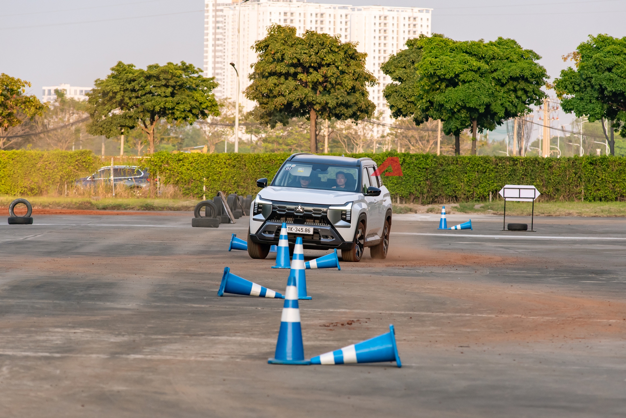 Cầm lái Mitsubishi Destinator: 6 bài sa hình ‘khét lẹt’ này biết luôn xe cầu trước 1.5L 7 chỗ thật sự sẽ thế nào! - Ảnh 24