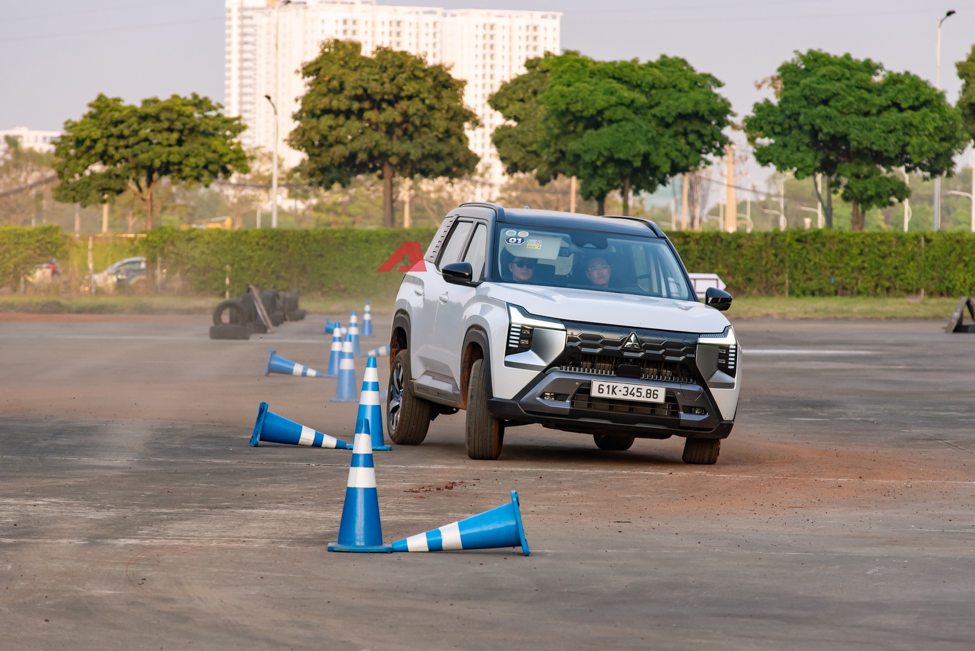 Cầm lái Mitsubishi Destinator: 6 bài sa hình ‘khét lẹt’ này biết luôn xe cầu trước 1.5L 7 chỗ thật sự sẽ thế nào! - Ảnh 25