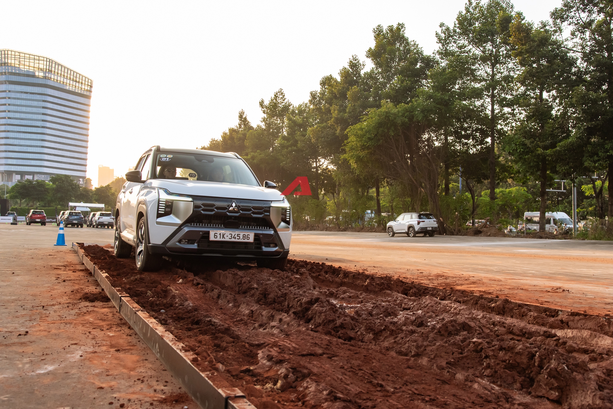 Cầm lái Mitsubishi Destinator: 6 bài sa hình ‘khét lẹt’ này biết luôn xe cầu trước 1.5L 7 chỗ thật sự sẽ thế nào! - Ảnh 26