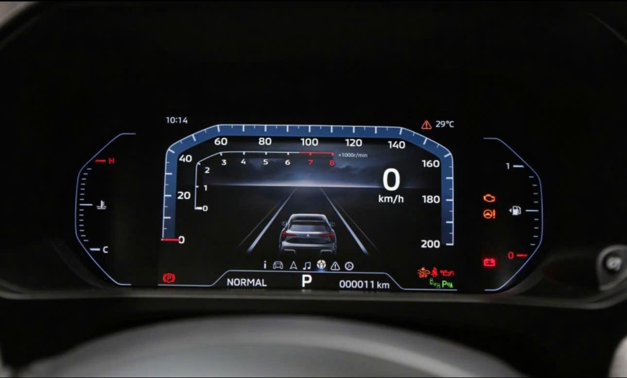 Mitsubishi Xforce giảm giá gần 100 triệu tại đại lý, giá thực tế bản cao nhất 'mềm' hơn Yaris Cross, thậm chí đọ với cả Sonet - Ảnh 7