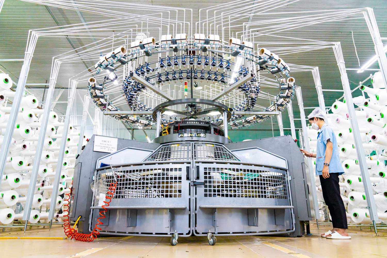 Tập đoàn Dệt may Việt Nam (VGT) ước tính doanh thu năm 2025 gần 19.000 tỷ, lợi nhuận đạt 1.355 tỷ đồng, cao thứ 2 lịch sử - Ảnh 2