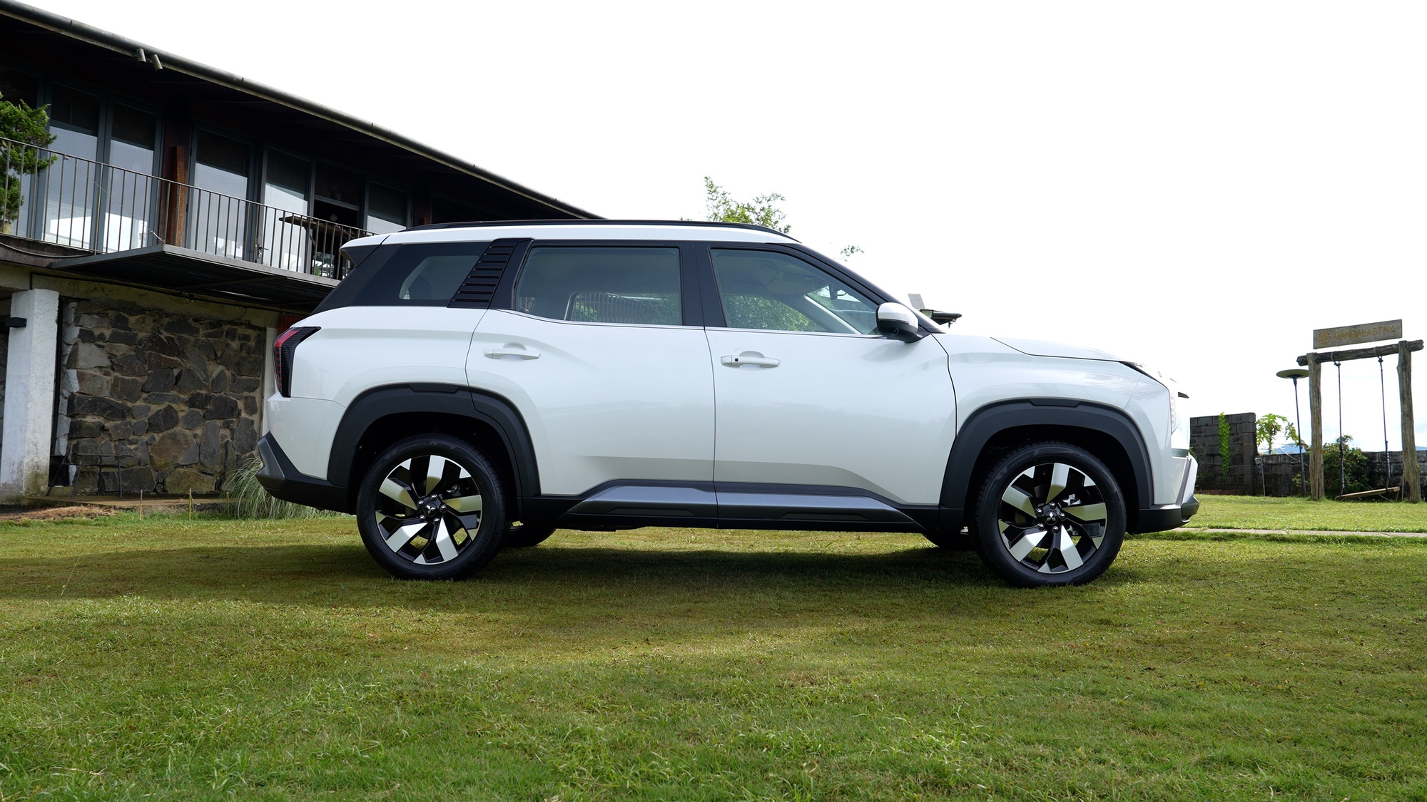 Mitsubishi Destinator chính thức ra mắt: SUV 7 chỗ giá từ 739 triệu đồng, Mazda CX5 và Ford Territory đã nóng mắt chưa? - Ảnh 2