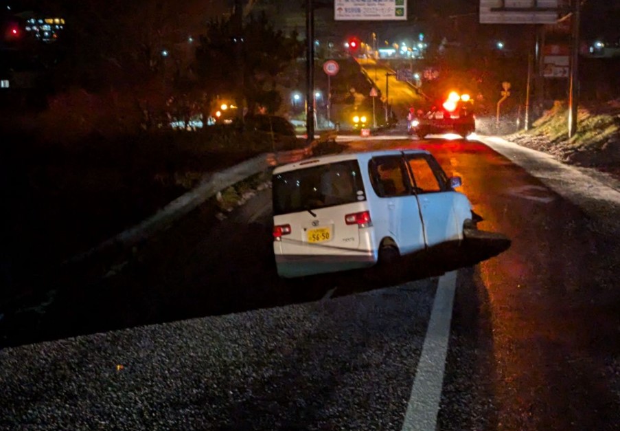 Nhật Bản ra cảnh báo chưa từng có sau trận động đất - sóng thần nửa đêm - Ảnh 2