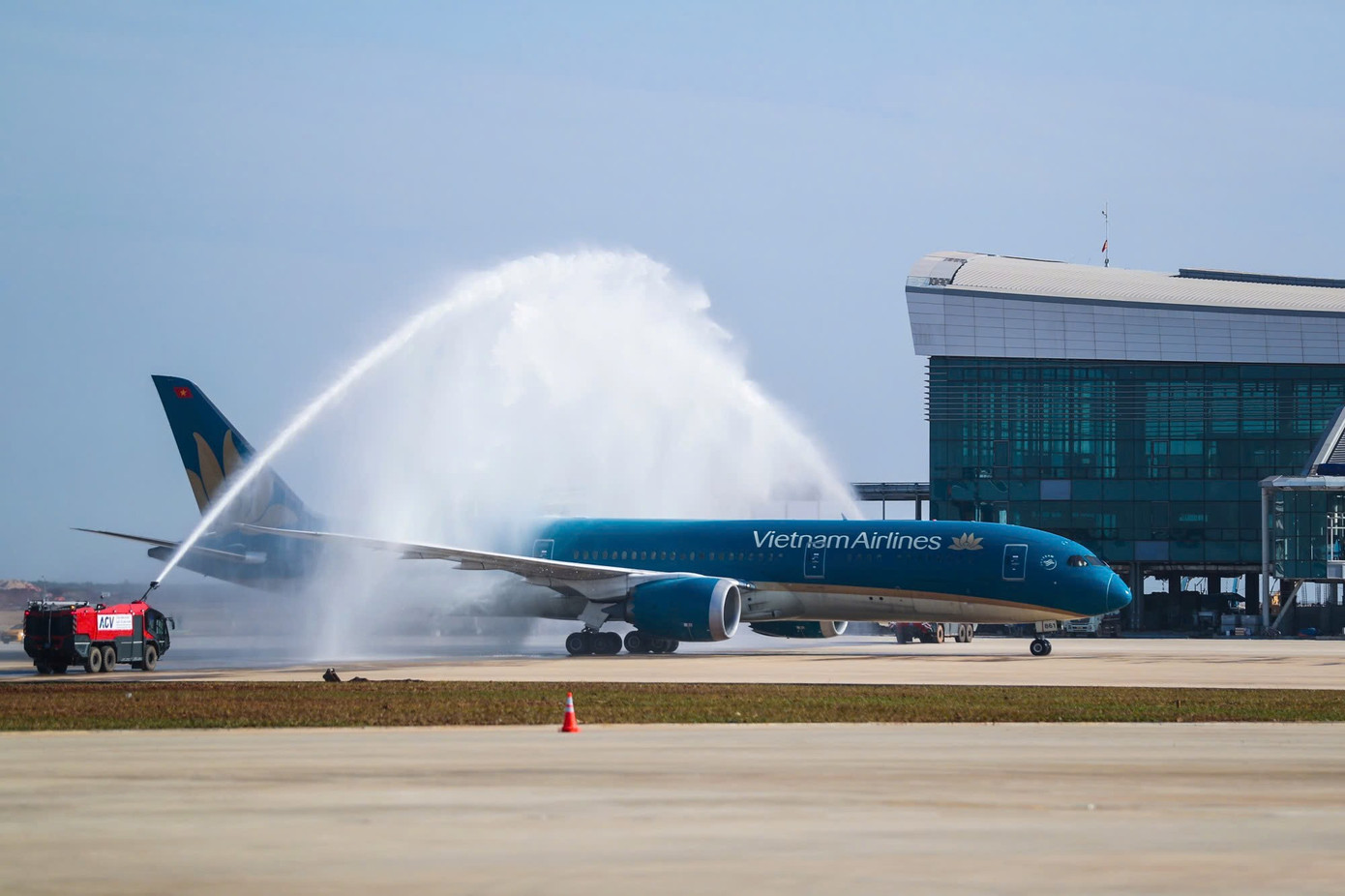 Khánh thành 'siêu sân bay' hiện đại nhất Việt Nam - Ảnh 1