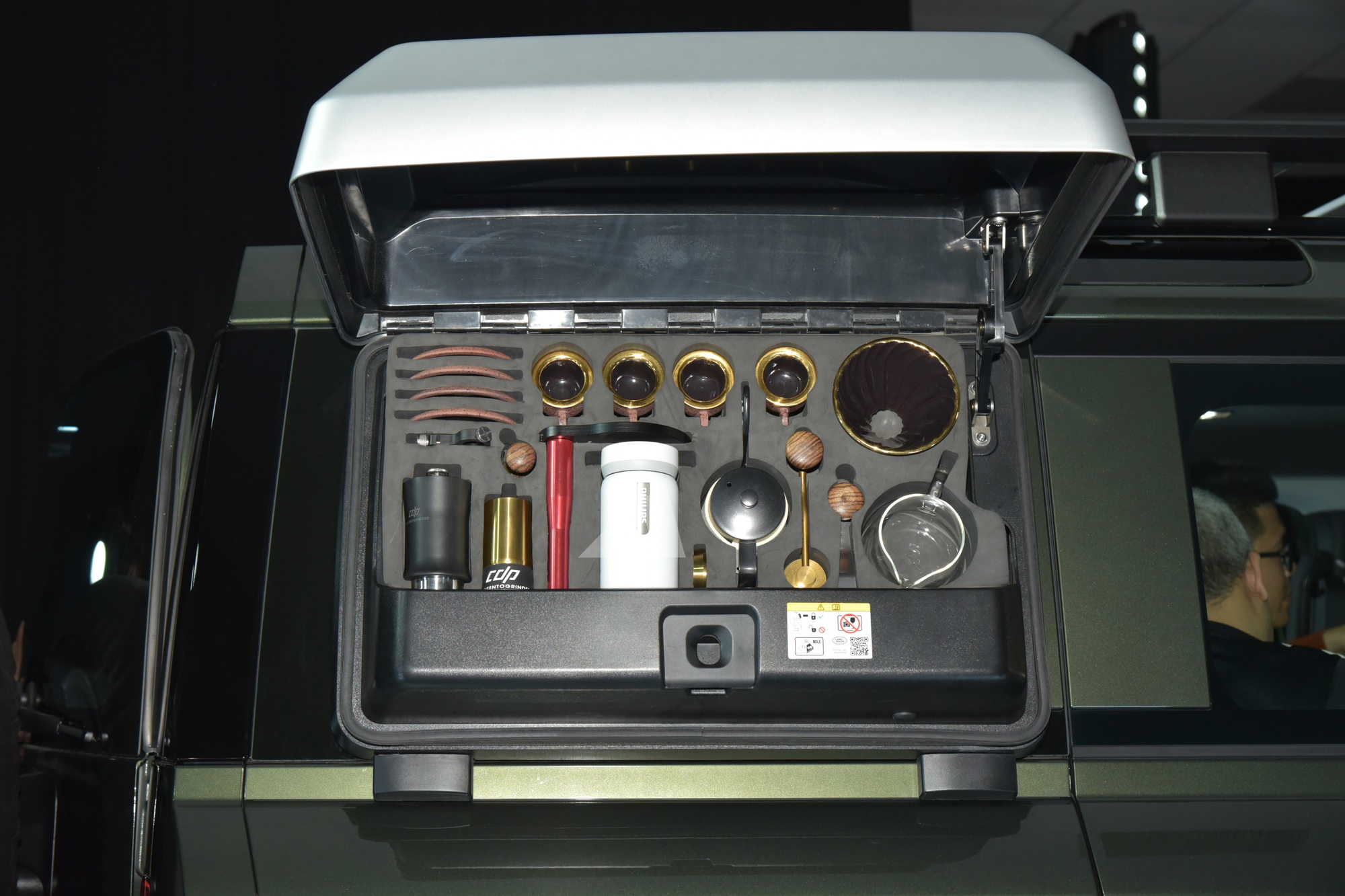 Land Rover Defender 2026 ra mắt Việt Nam: Giá từ 5,1 tỷ đồng, màn hình khủng, có ghế ông chủ và công nghệ off-road 'nhàn tênh' - Ảnh 17