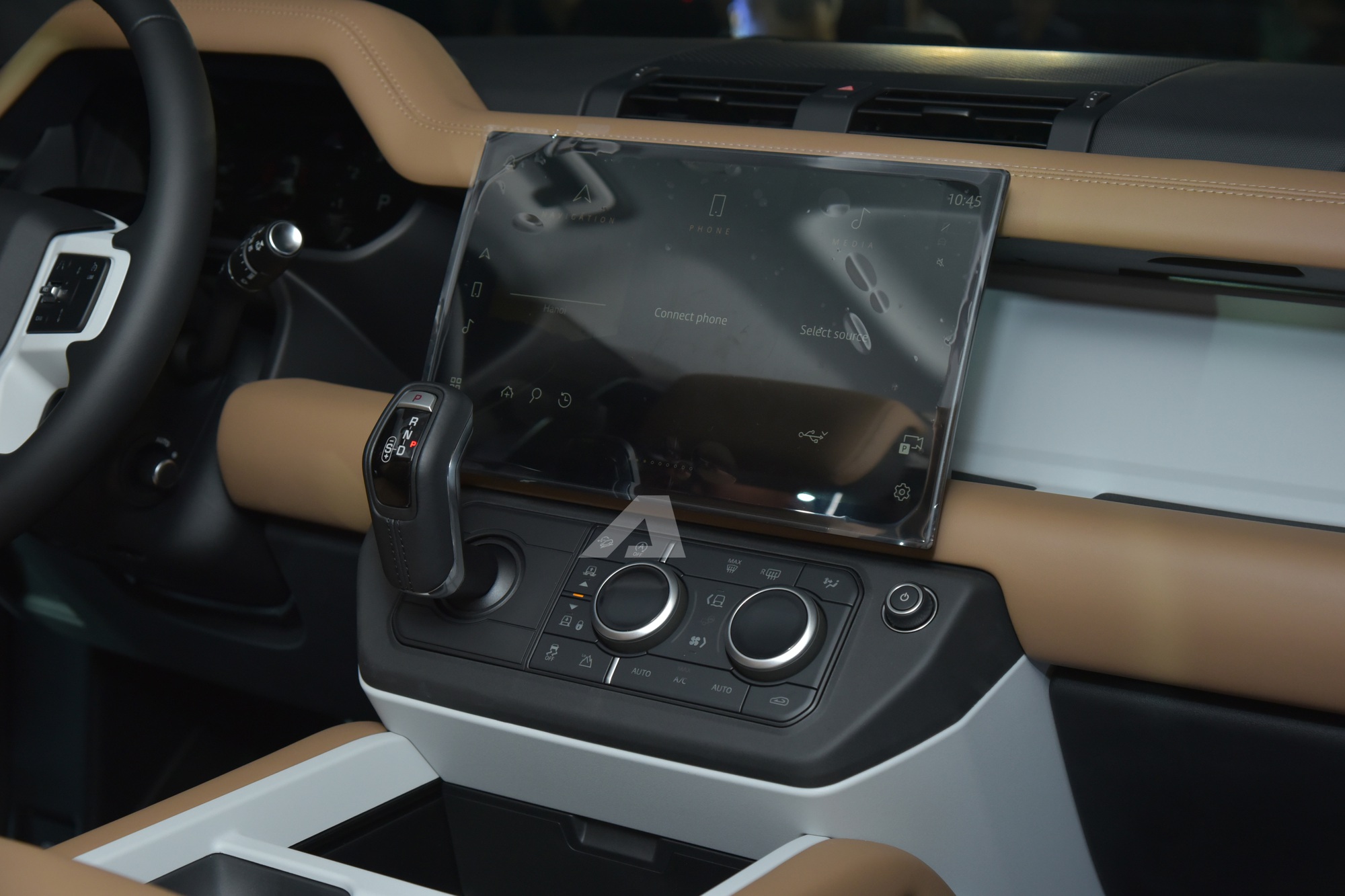 Land Rover Defender 2026 ra mắt Việt Nam: Giá từ 5,1 tỷ đồng, màn hình khủng, có ghế ông chủ và công nghệ off-road 'nhàn tênh' - Ảnh 12