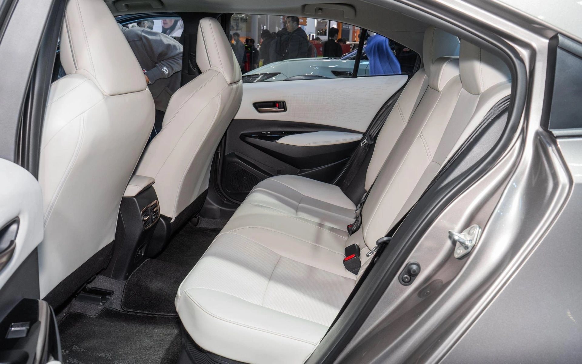 Mẫu xe từng một thời là biểu tượng cho sự thành đạt ở Việt Nam vừa chính thức ra mắt thị trường châu Âu, bao giờ thì sẽ về Việt Nam? - Ảnh 7