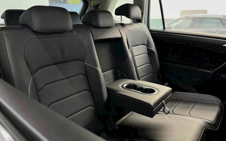 VW Tiguan Allspace ‘xả kho’ giá gần 1,5 tỷ đồng tại đại lý: Chỉ còn bản ‘base’ với số lượng ít, có thể dọn đường đón mẫu mới thay thế - Ảnh 7