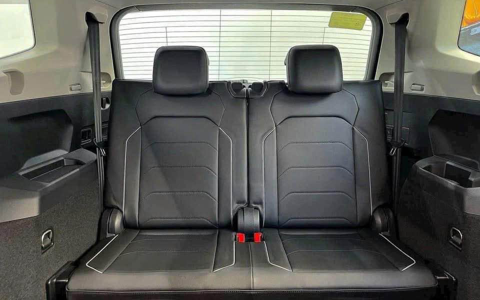 VW Tiguan Allspace ‘xả kho’ giá gần 1,5 tỷ đồng tại đại lý: Chỉ còn bản ‘base’ với số lượng ít, có thể dọn đường đón mẫu mới thay thế - Ảnh 8