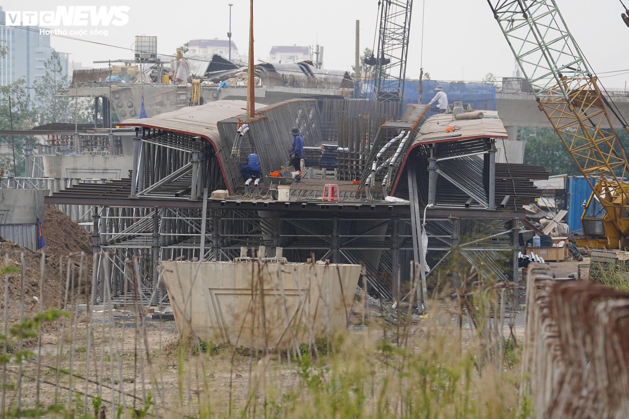 Nhiều lần bị 'tuýt còi' do chậm tiến độ, nút giao 3.400 tỷ TP.HCM hiện ra sao? - Ảnh 5