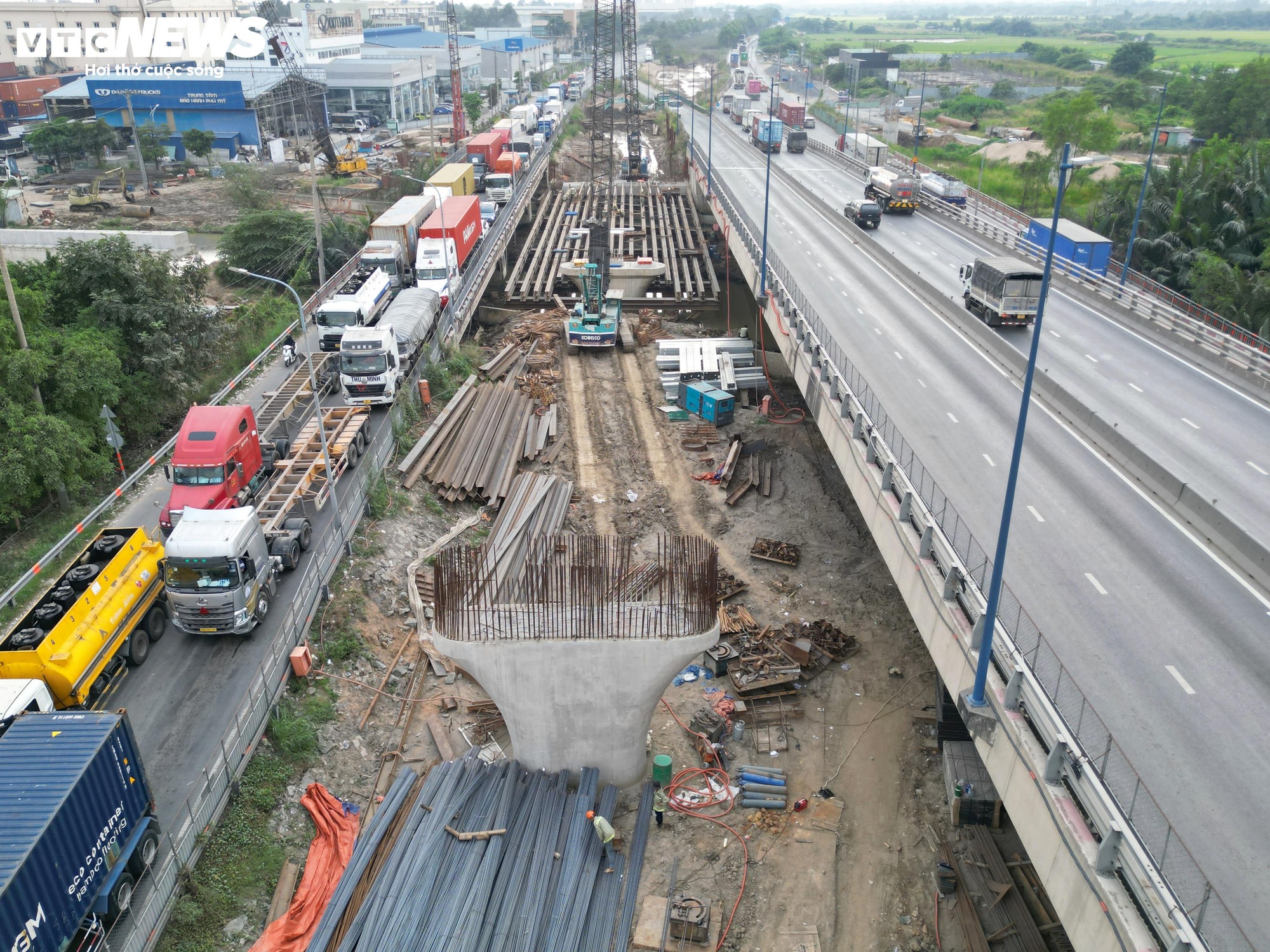 Nút giao kẹt xe bậc nhất TP.HCM tăng tốc thi công sau nhiều lần chậm tiến độ - Ảnh 16