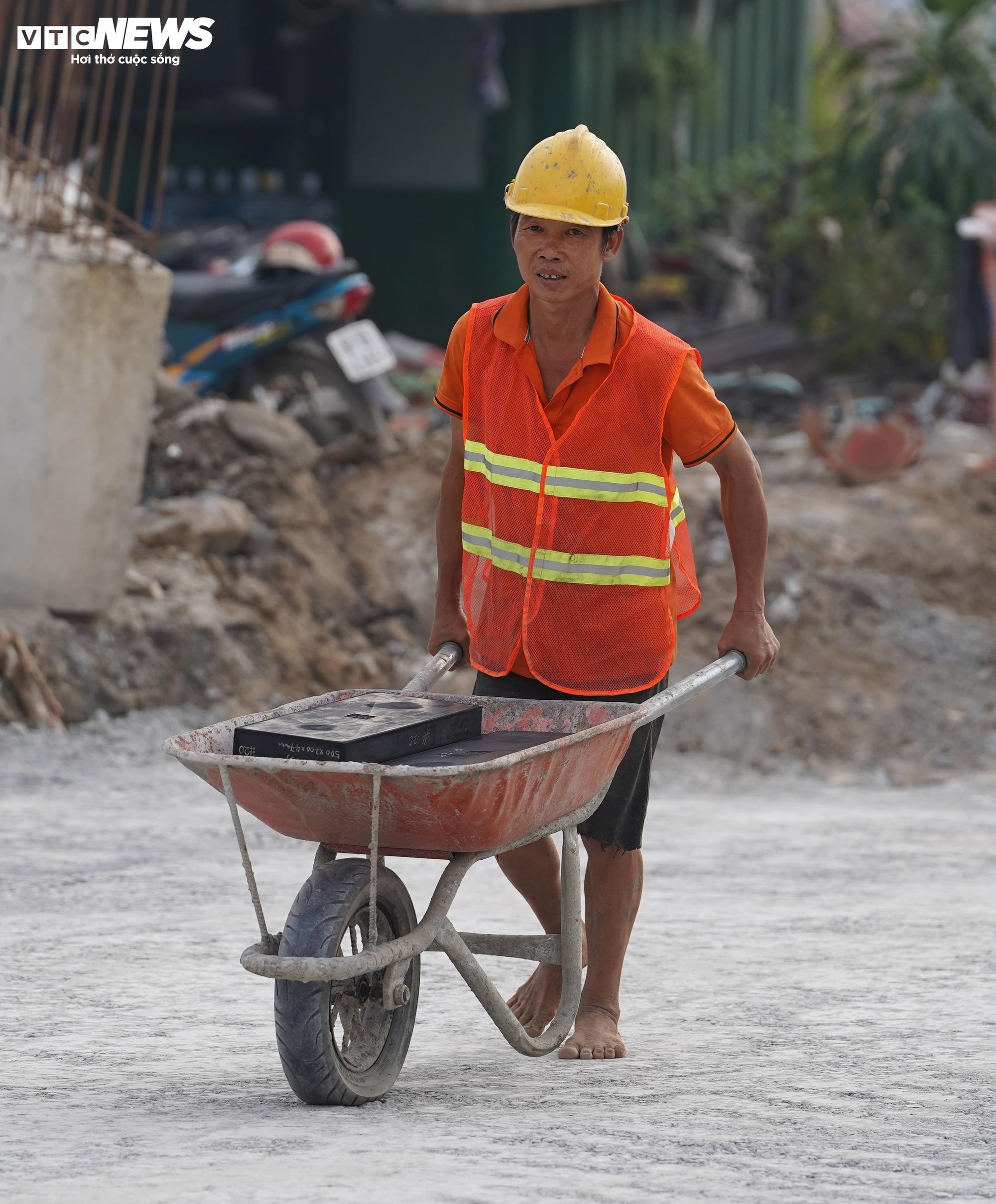 Nút giao kẹt xe bậc nhất TP.HCM tăng tốc thi công sau nhiều lần chậm tiến độ - Ảnh 5