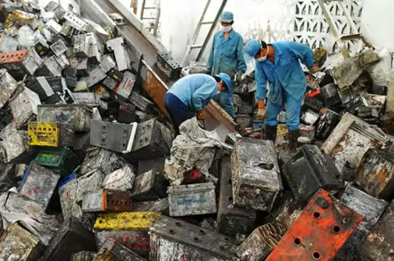 1 triệu tấn pin thải/năm hé lộ mặt trái của kỳ tích xe điện Trung Quốc - Ảnh 2