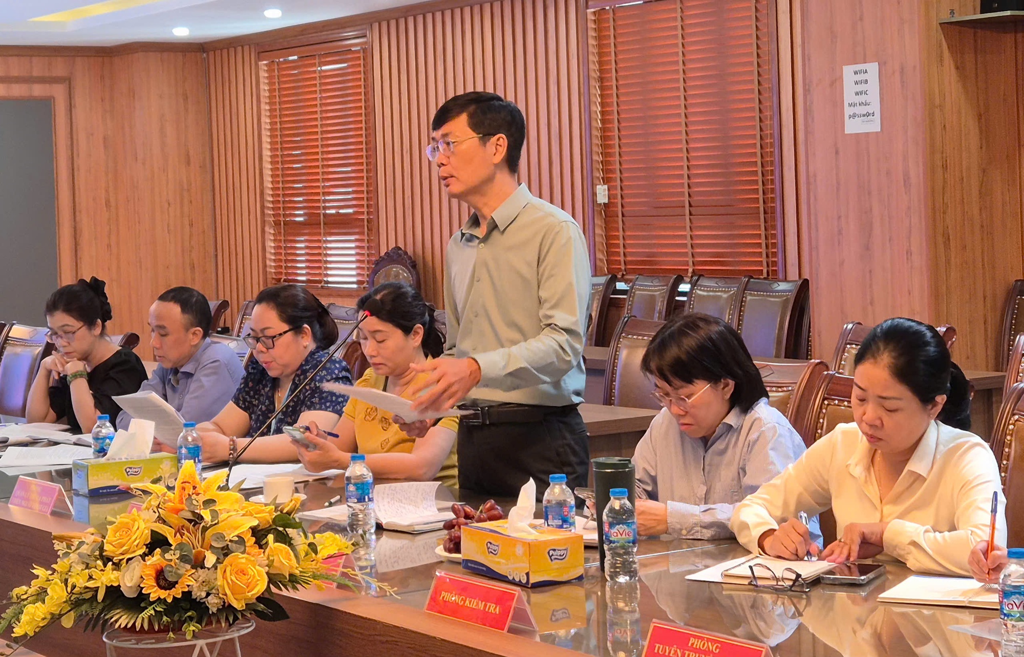 Kiến nghị đóng BHXH bắt buộc đối với tài xế xe ôm công nghệ, người làm việc trực tuyến - Ảnh 4