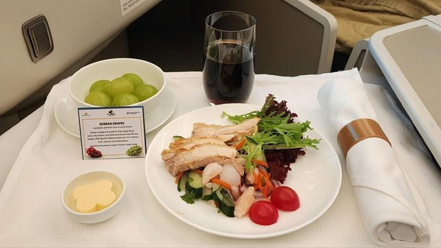 aT Center – Vietnam Airlines hợp tác quảng bá nho Hàn Quốc trên các chuyến bay quốc tế - Ảnh 1