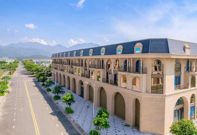 SDN & Regal Group hoàn tất sổ đỏ bàn giao khách hàng dự án Dragon City Park - Ảnh 2