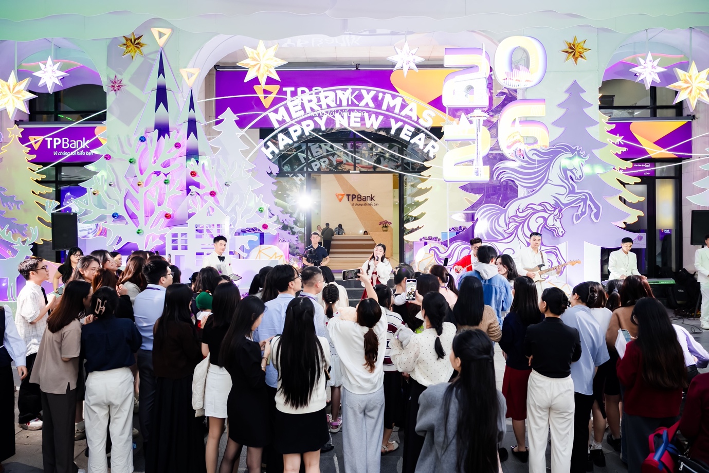 TPBank thắp sáng Giáng sinh bằng trải nghiệm số và những khoảnh khắc gần gũi - Ảnh 2