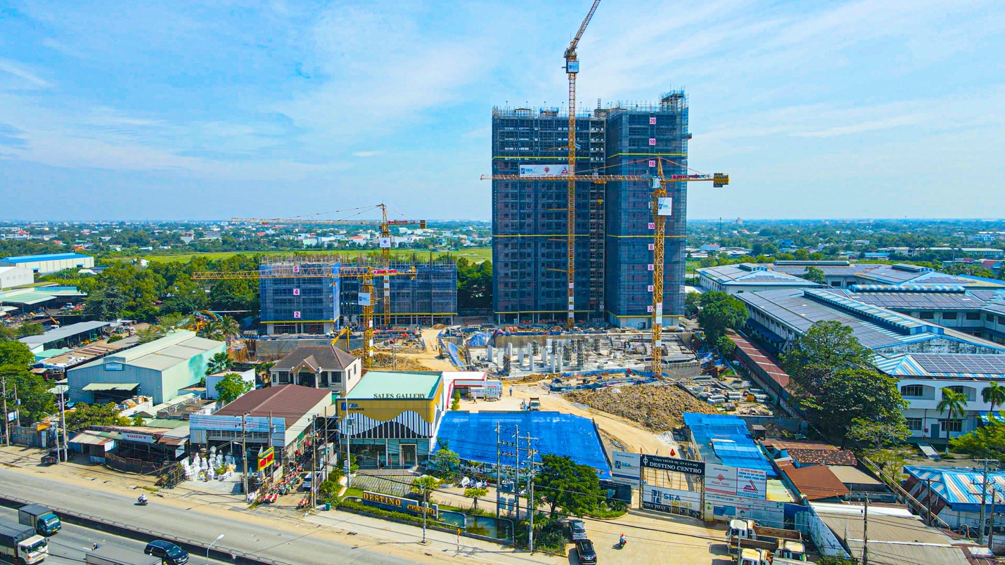 Loạt hạ tầng nghìn tỷ vành đai, cao tốc... đổ bộ, thị trường bất động sản khu vực phía Tây TP.HCM rục rịch theo - Ảnh 1